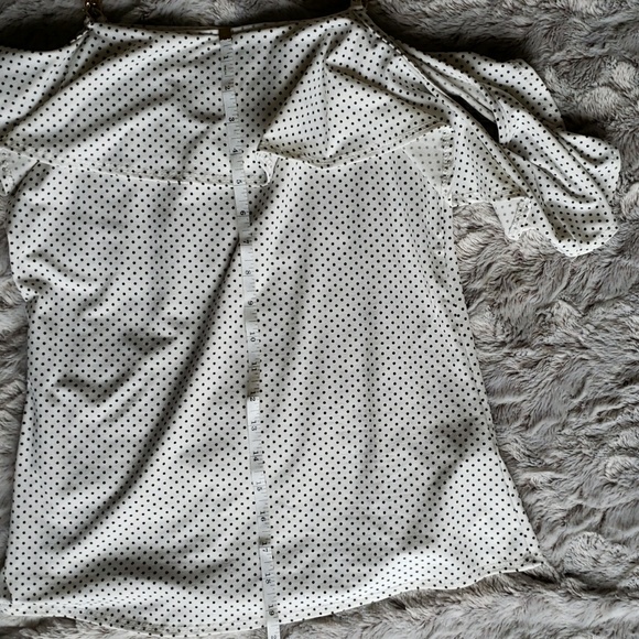 ⛔Gone to Goodwill ⛔Ruffle and Chain Top - Picture 7 of 7